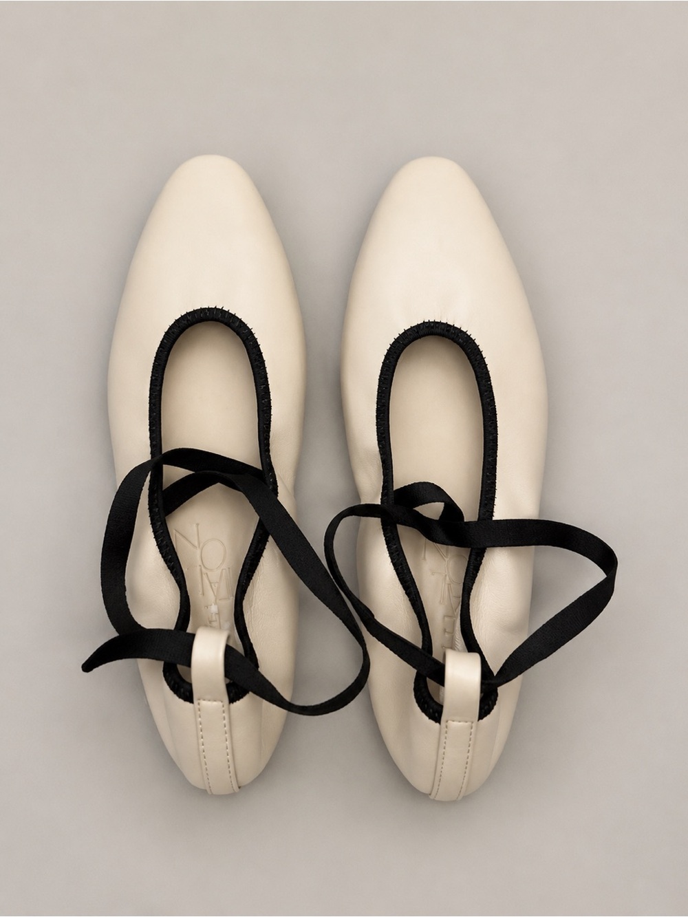 Le Talon Ivory Leather Lace Up Ballet Flats Black Ribbon US 7